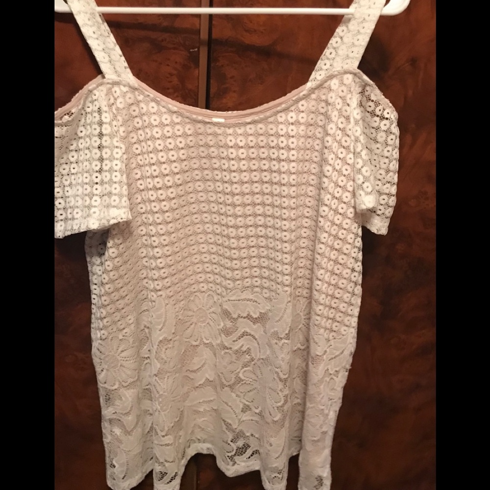 Cold shoulder top